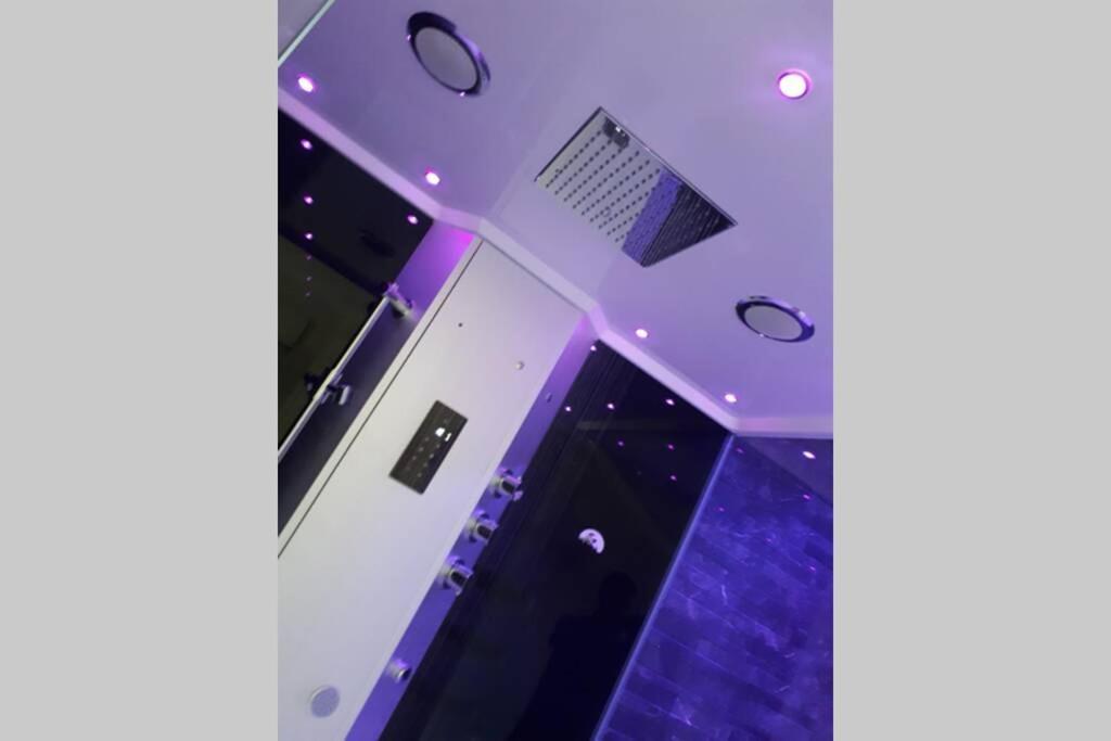 Spa Privatif Love Room, Le Hammam Et Bulles, Chez Nuits Chartraines Chartres Esterno foto