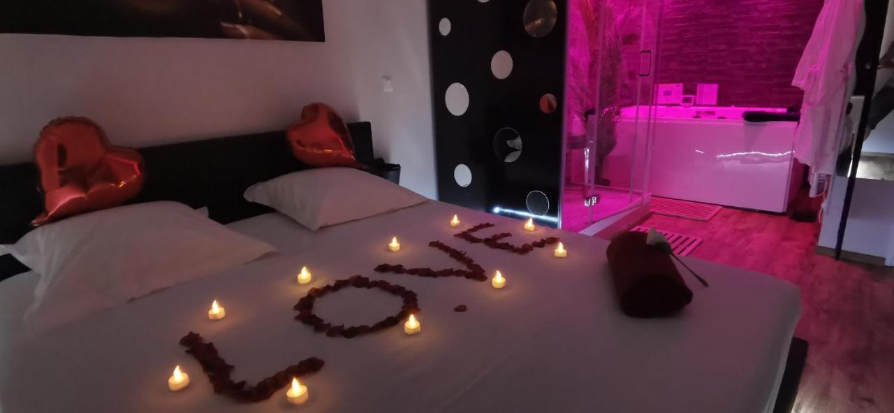 Spa Privatif Love Room, Le Hammam Et Bulles, Chez Nuits Chartraines Chartres Esterno foto
