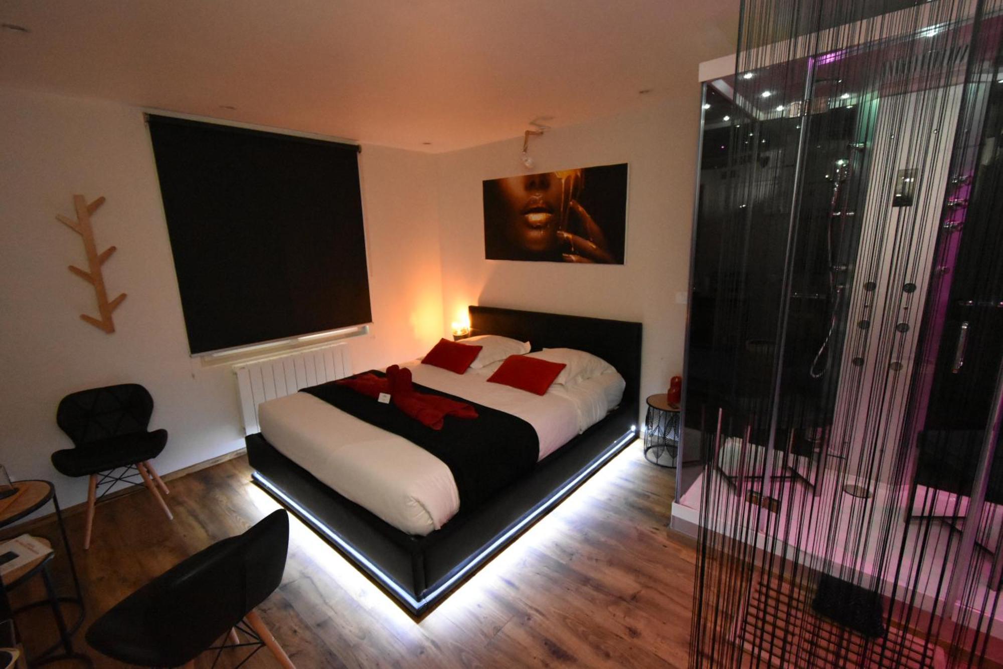Spa Privatif Love Room, Le Hammam Et Bulles, Chez Nuits Chartraines Chartres Esterno foto