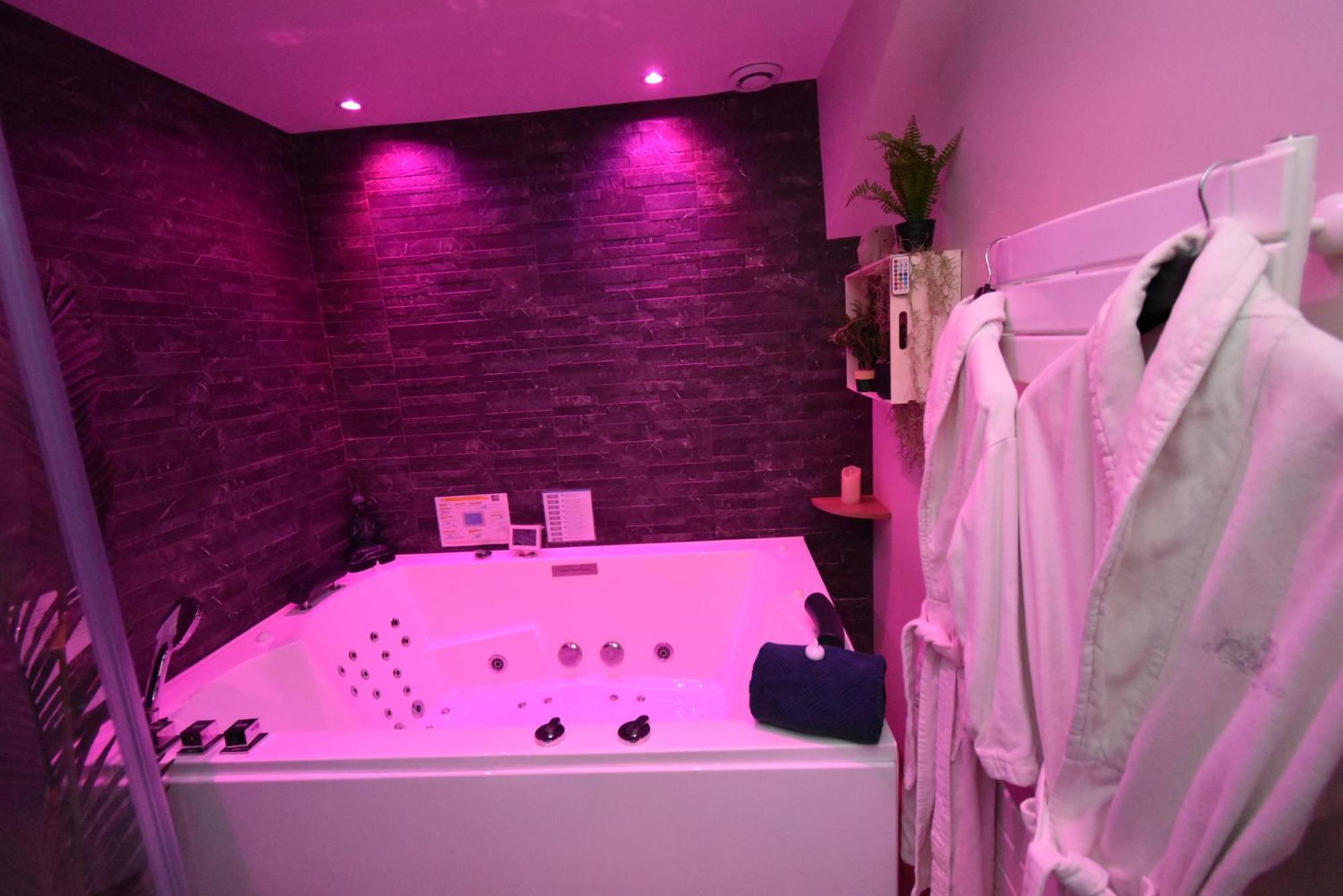 Spa Privatif Love Room, Le Hammam Et Bulles, Chez Nuits Chartraines Chartres Esterno foto